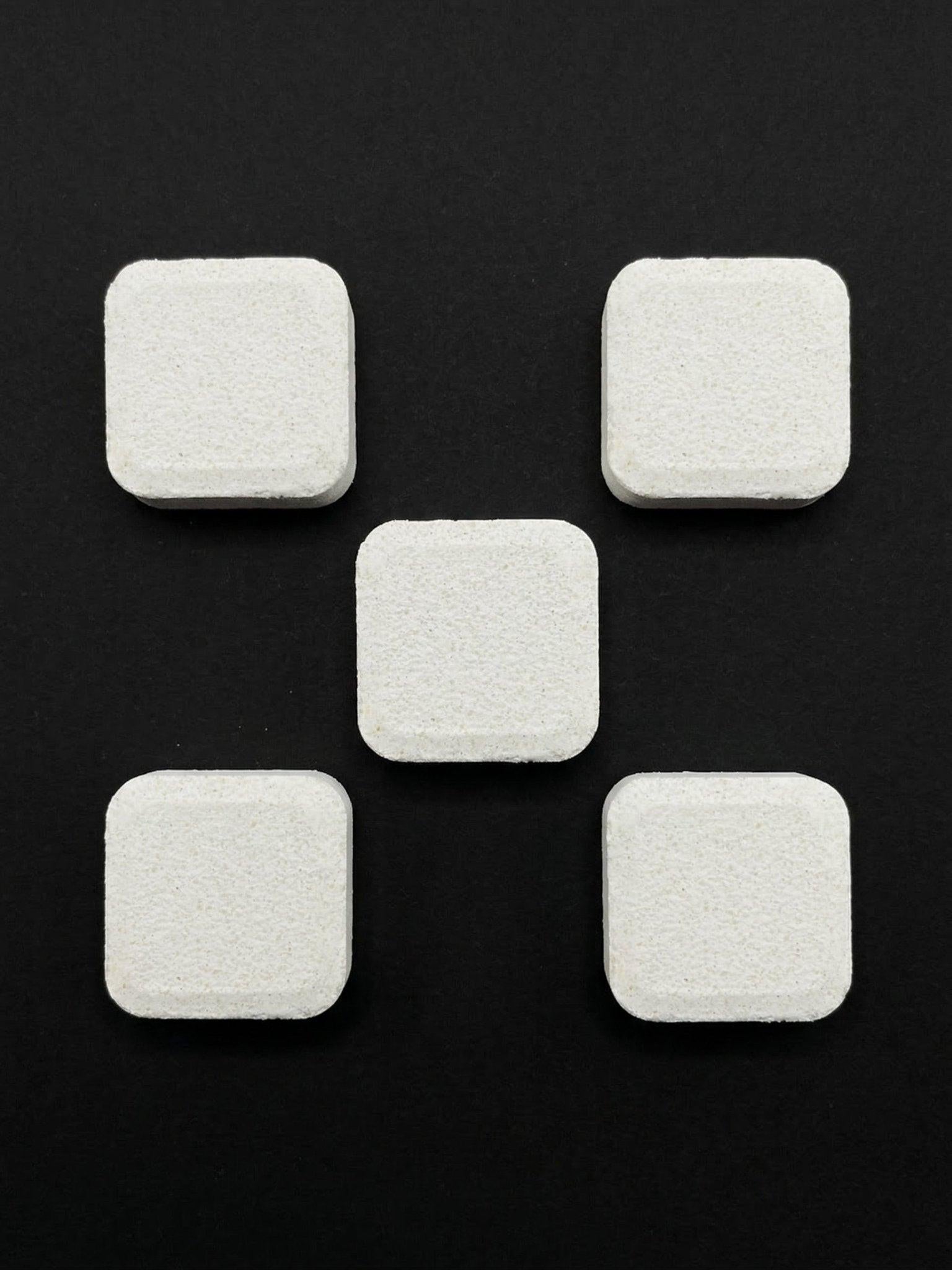 viblii descaling tablet close-up showing citric acid and enzyme formula